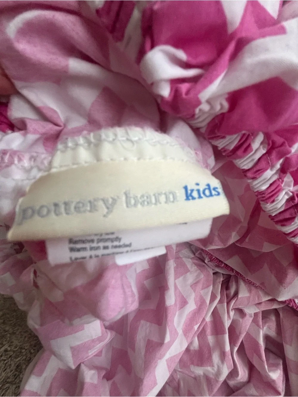 Pottery Barn Kids Pink and White Chevron Cotton Duvet Cover Set twin mint